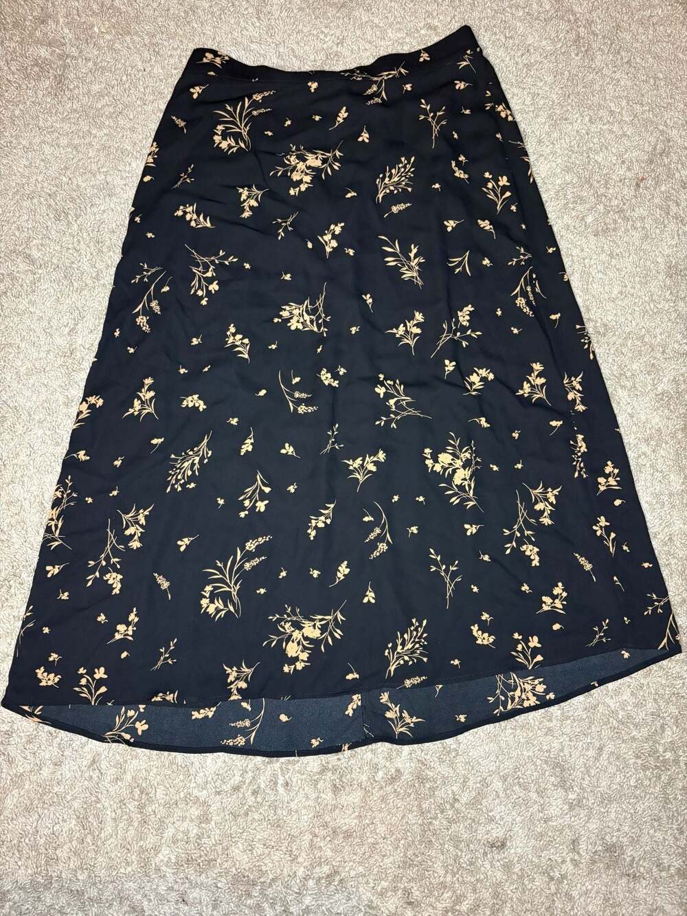 Vince Camuto Women's Black and Tan Floral Print Pull-On Midi Skirt - Picture 2 of 3